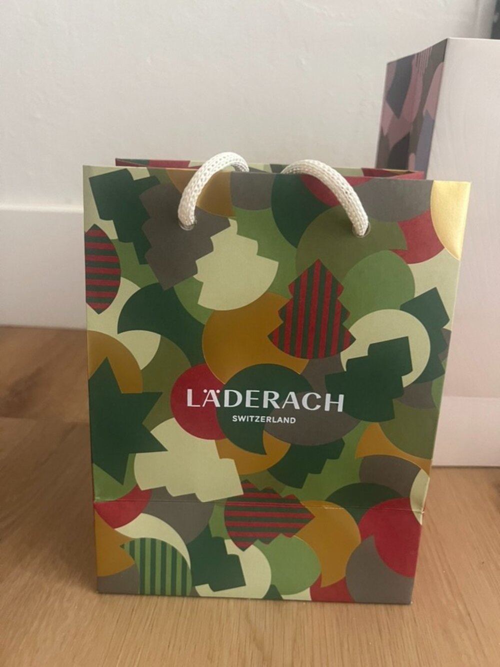 Laderach (Switzerland) Paper bag